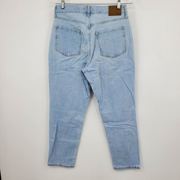 Aeropostale Light Wash Button Fly Women's Denim Mom Jeans Size 6 - Picture 2 of 10